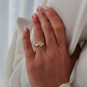 Ring Oval Cut 0.50 ct breed